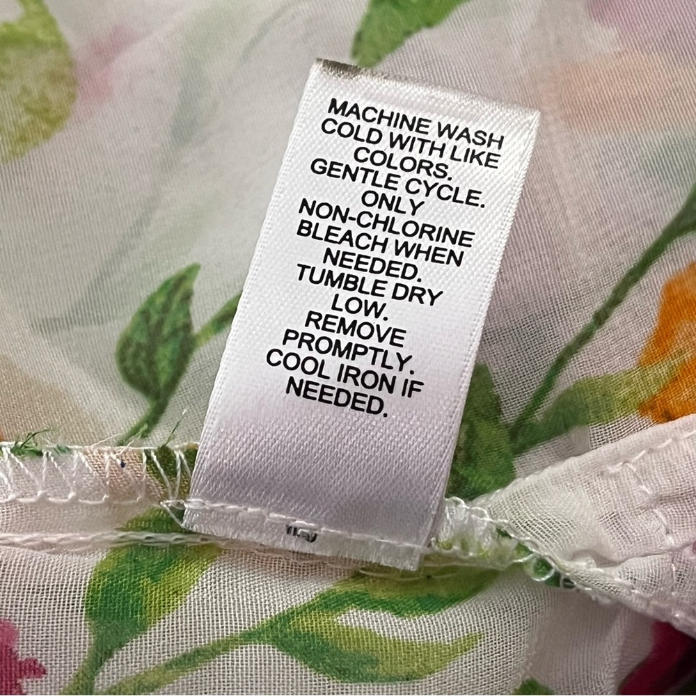 Cato Pintuck Blouse Button Front Floral Sheer White Multicolor 18/20W - Picture 4 of 5
